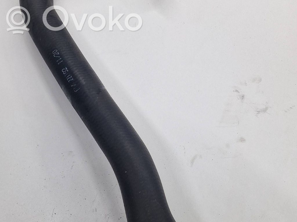 Coolant pipe/hose