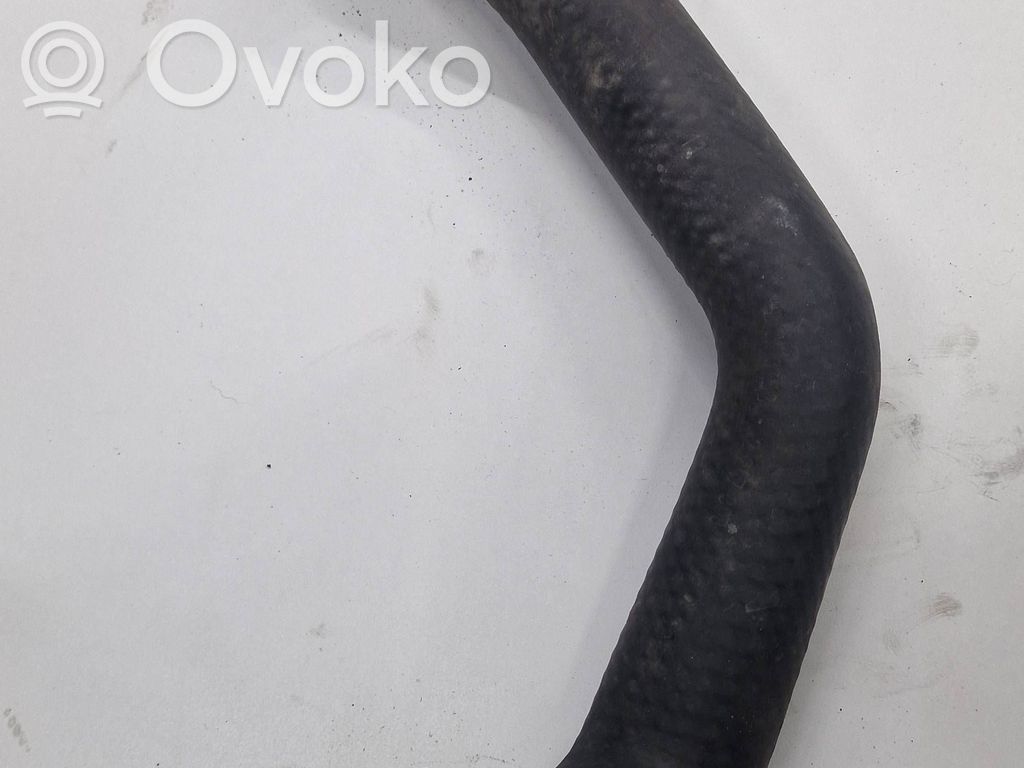 Coolant pipe/hose