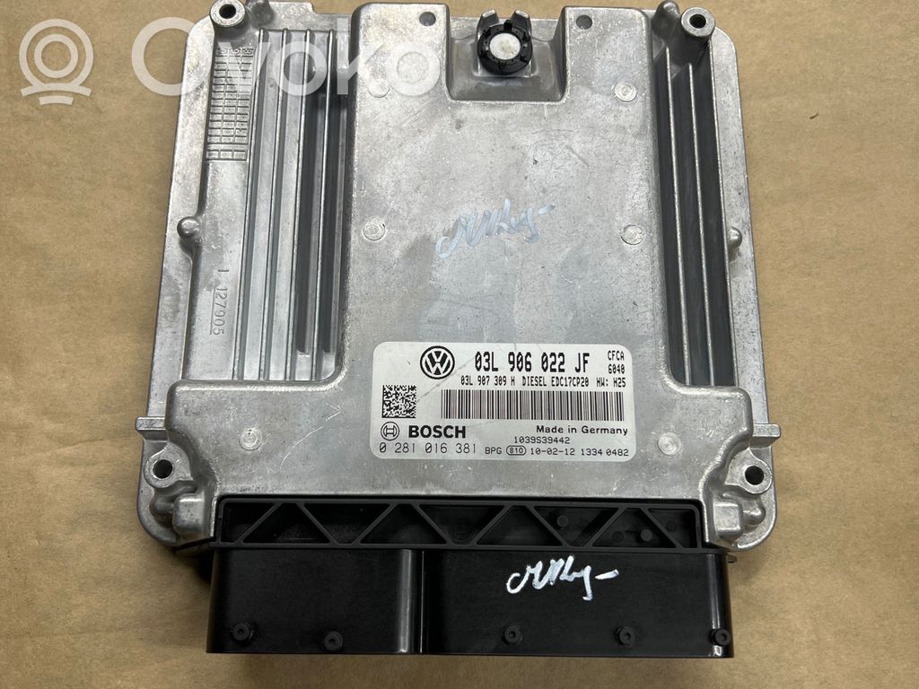 Volkswagen Transporter - Caravelle T5 Sterownik / Moduł ECU 