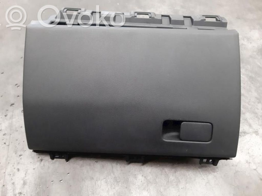 Hyundai i30 Daiktadėžės (bordačioko) komplektas 