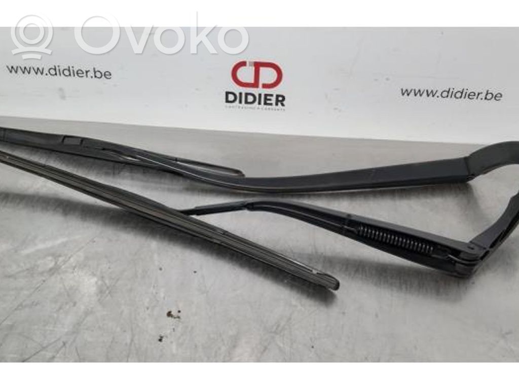 Brazo del limpiaparabrisas delantero   24438