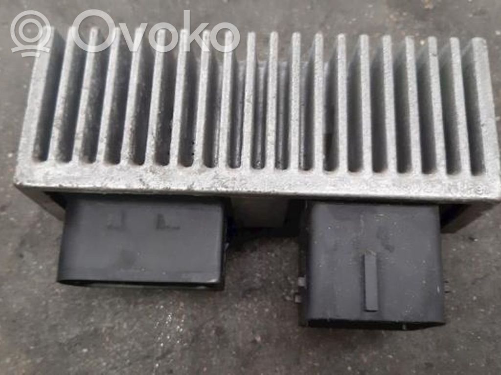 Module de commande de ventilateur   8200558438A