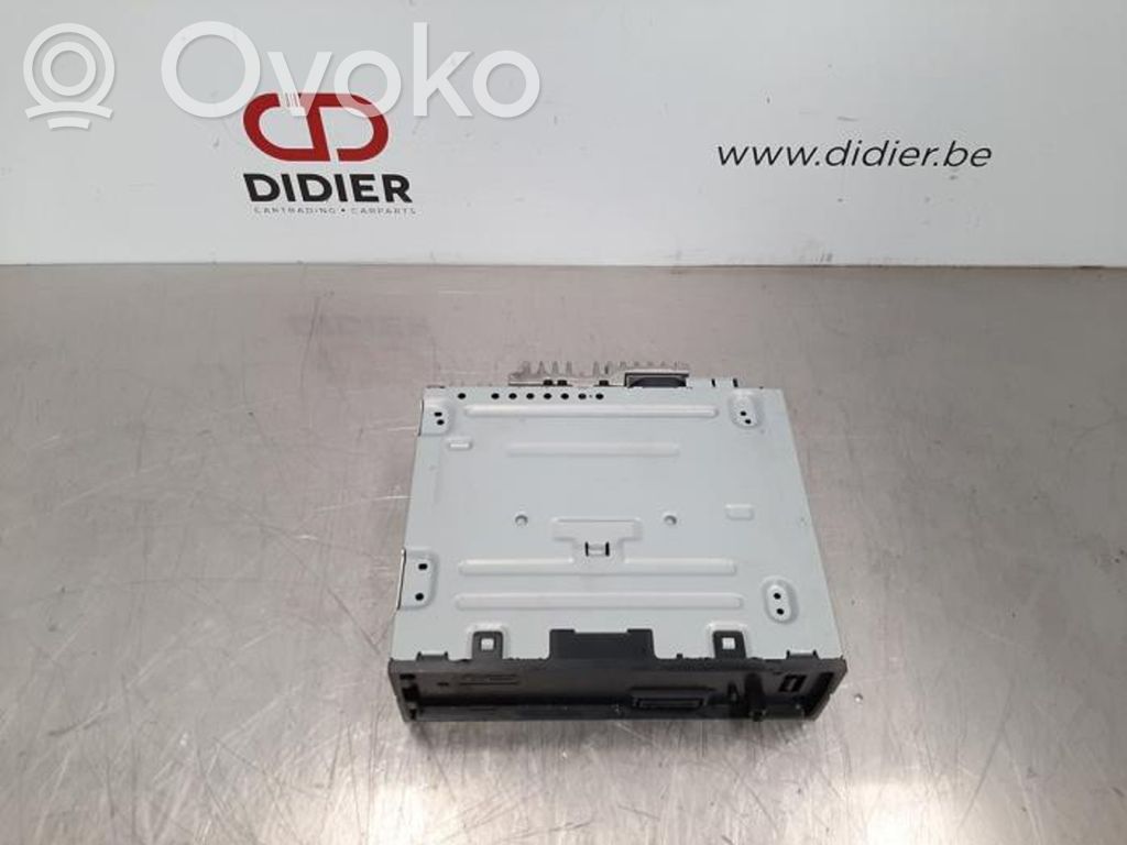 Volkswagen Caddy Panel / Radioodtwarzacz CD/DVD/GPS 