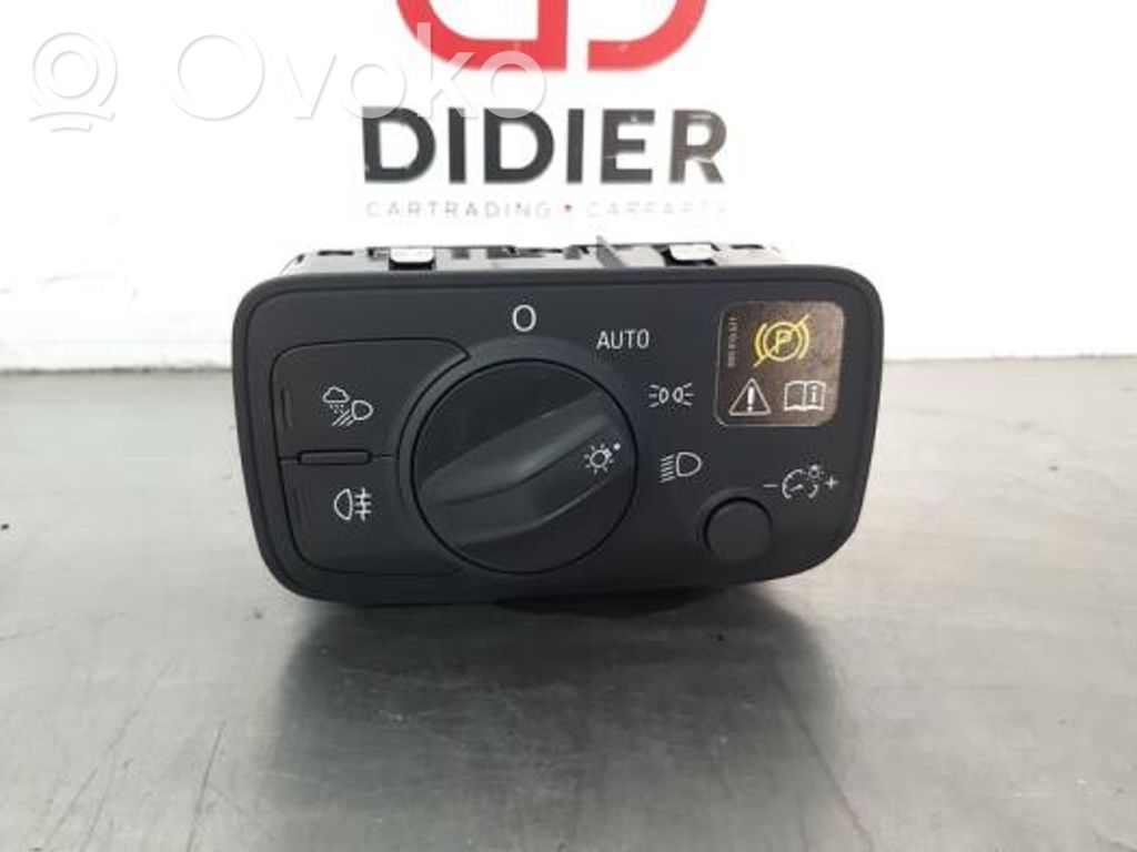 Headlight level height control switch   8V0941531