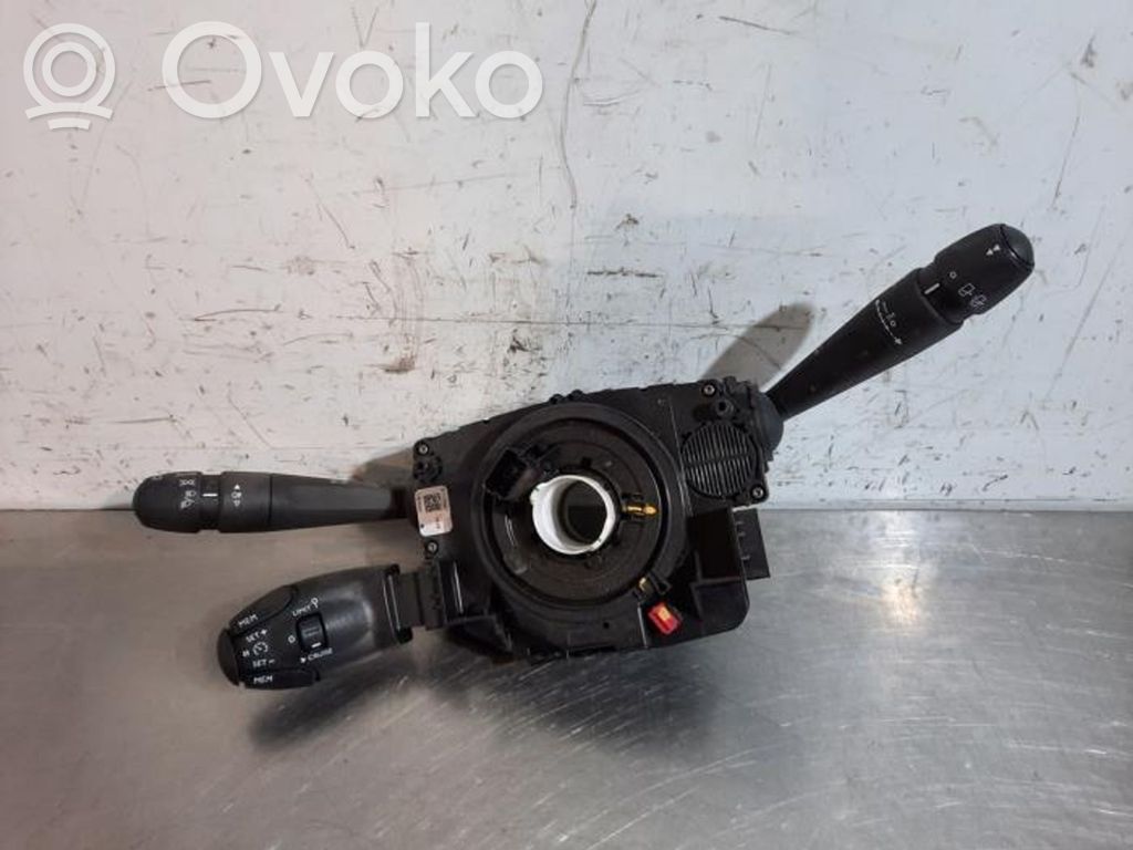 Peugeot 208 II Interruptor/palanca de limpiador de luz de giro 