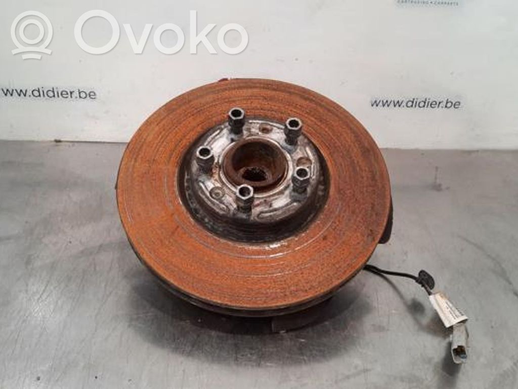 Front wheel hub spindle knuckle