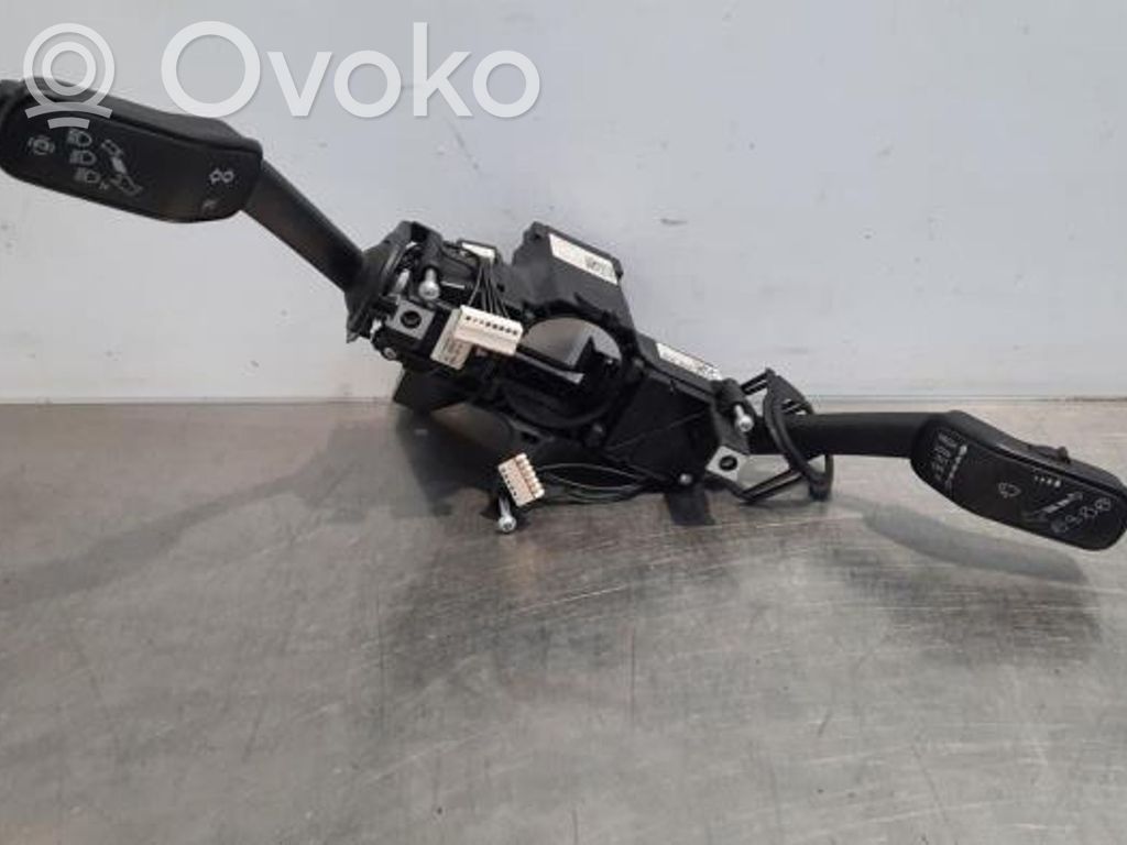 Volkswagen PASSAT B8 Wiper turn signal indicator stalk/switch 