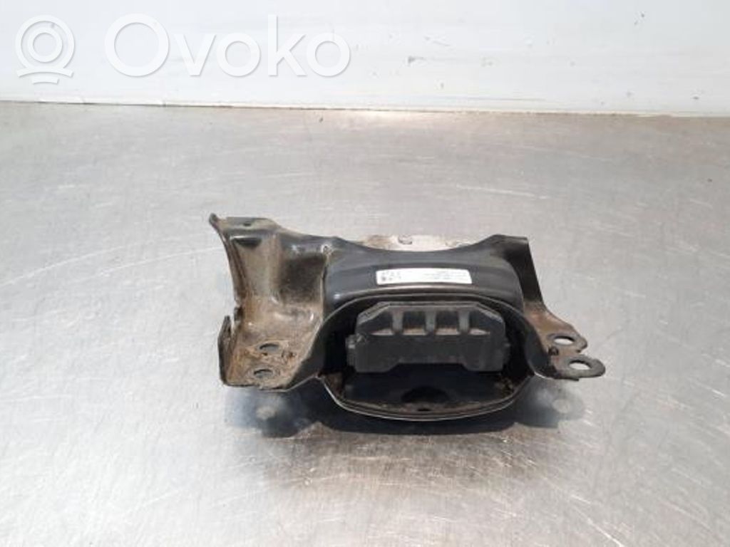 Skoda Kamiq Подушка двигателя 