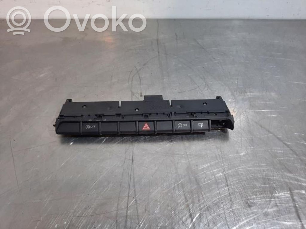 Hazard light switch   8V0925301CD