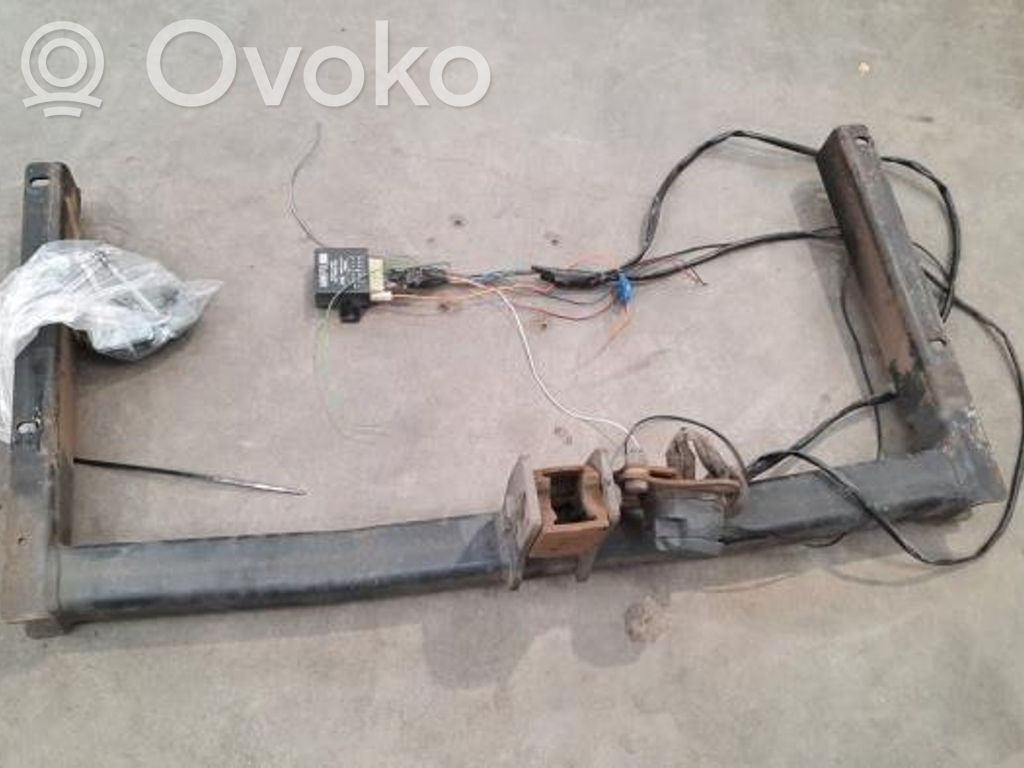 Hak holowniczy / Komplet   8T0092155F,8T0092155F
