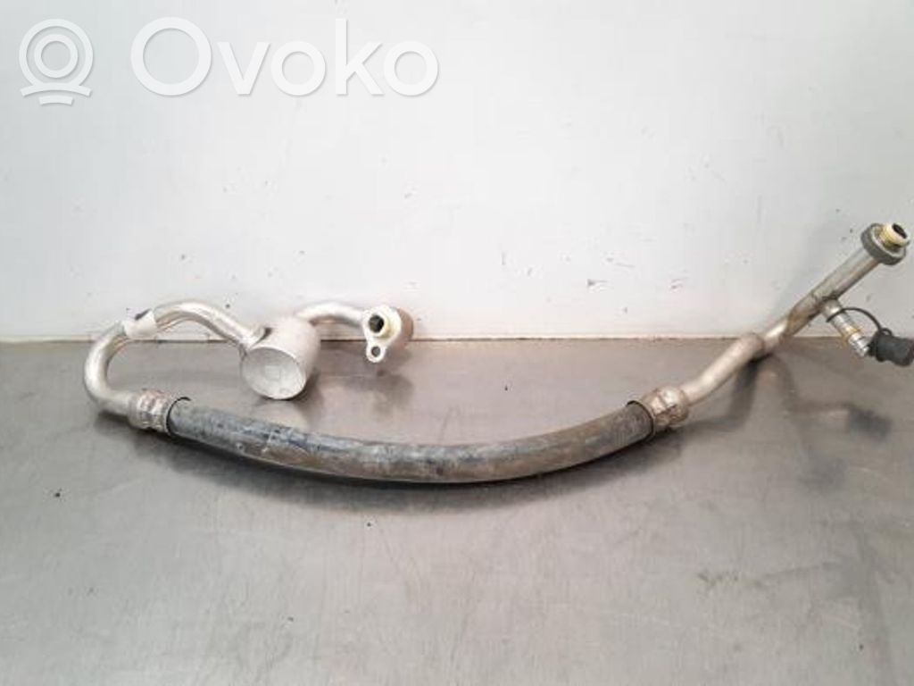 Ilmastointilaitteen putki (A/C)   31467910