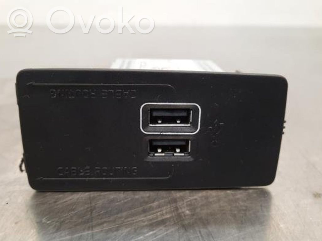 USB socket connector   31407038,31407038