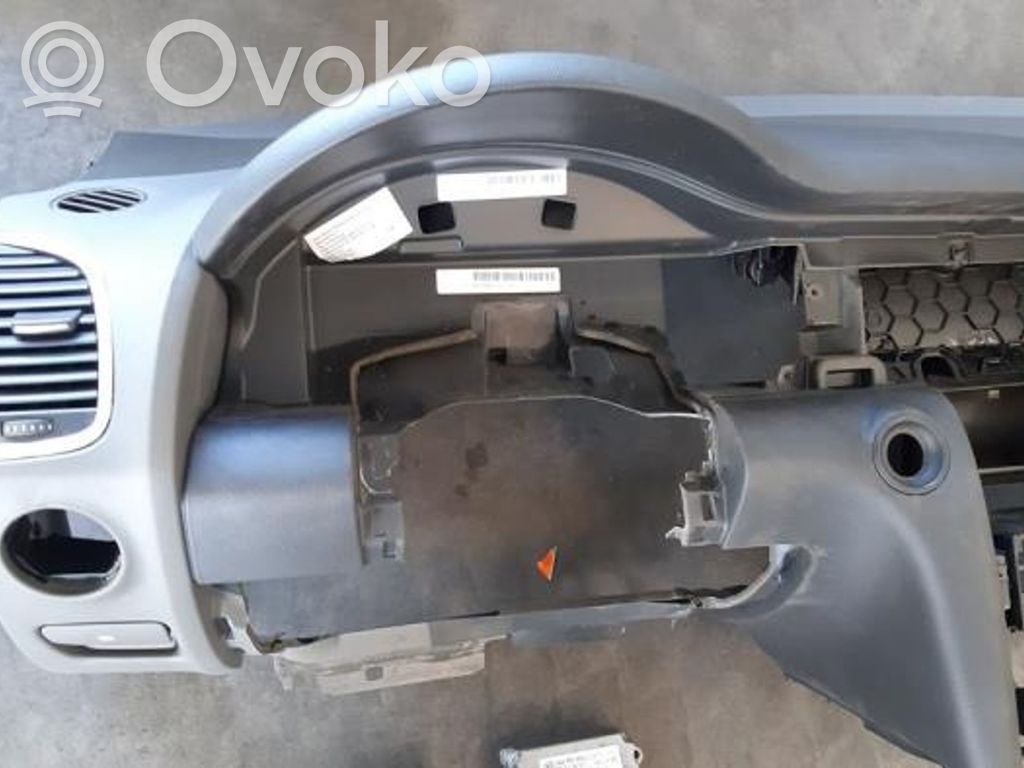 Audi Q7 4L Set planșă bord cu airbag 