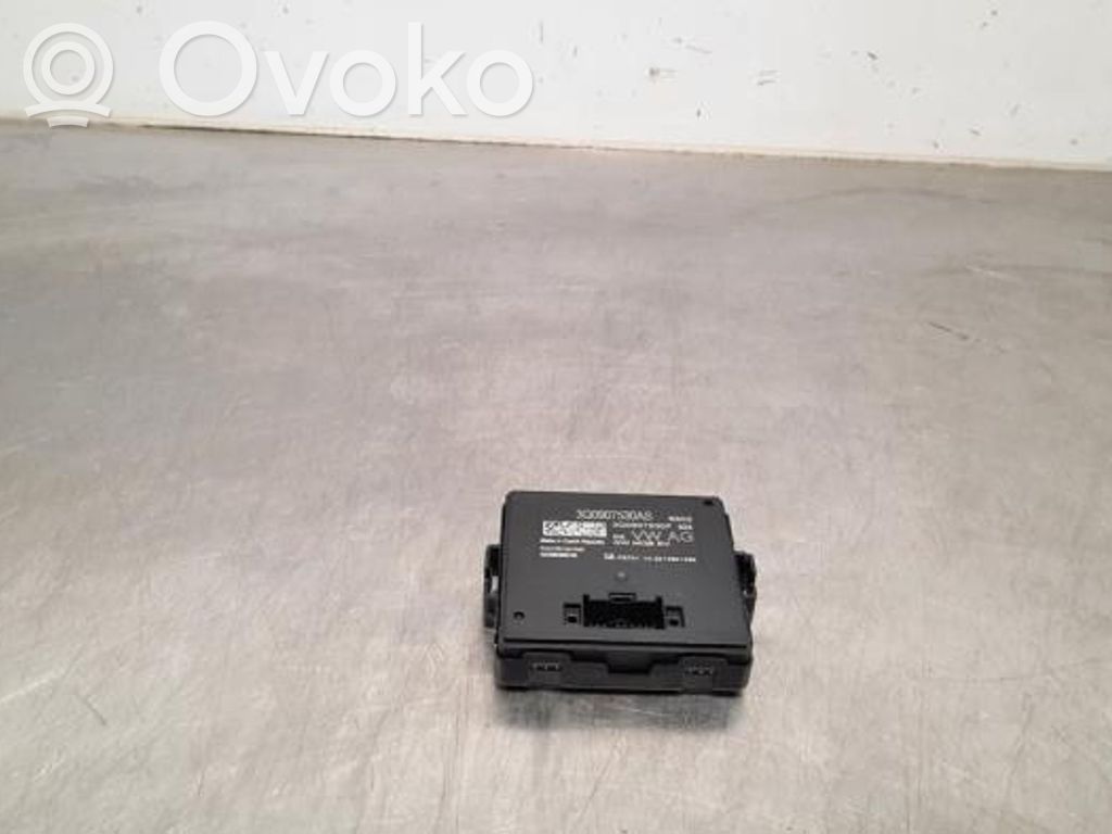 Volkswagen PASSAT B8 Gateway control module 