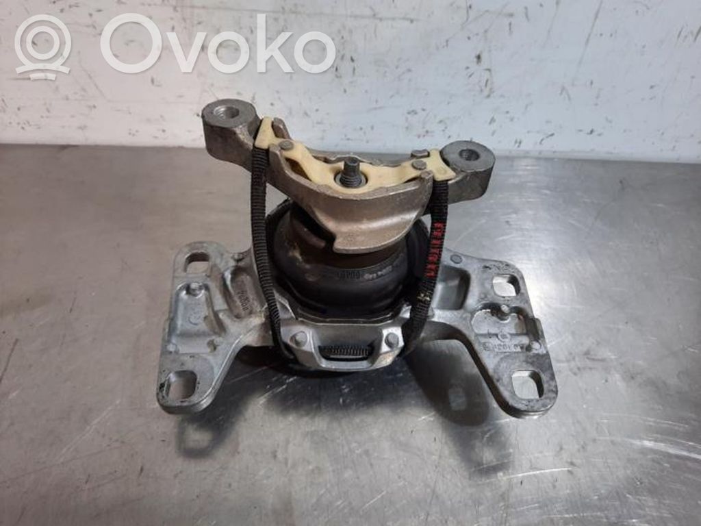 Volvo V40 Cross country Engine mount bracket 