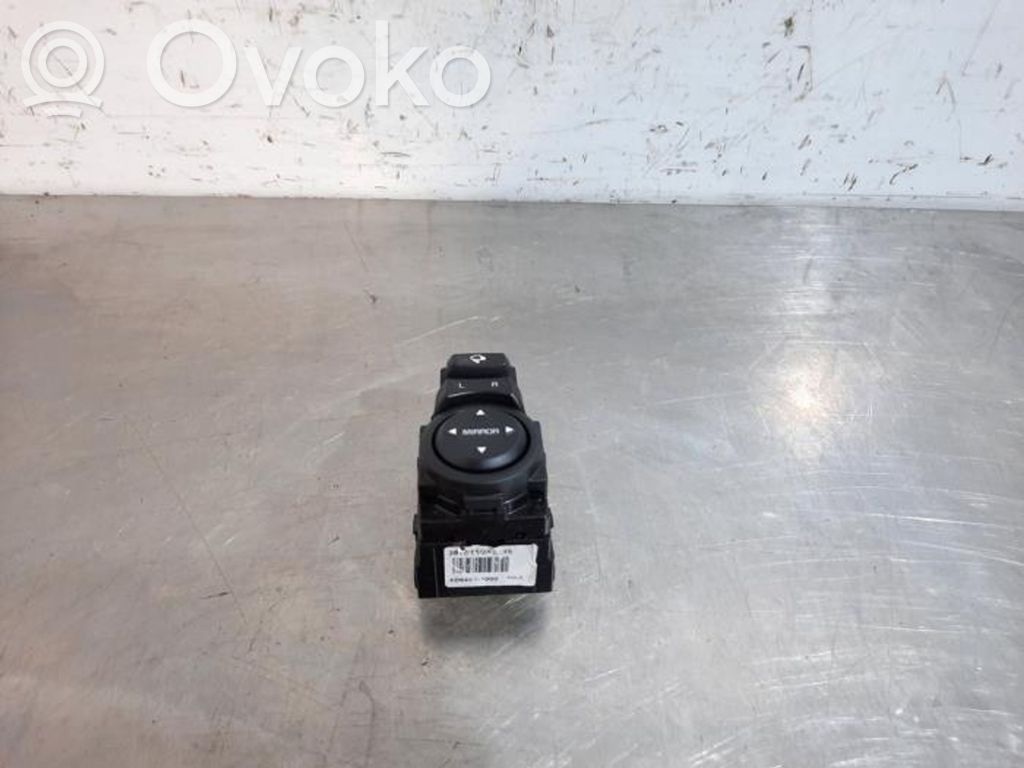 KIA Stonic Wing mirror switch 