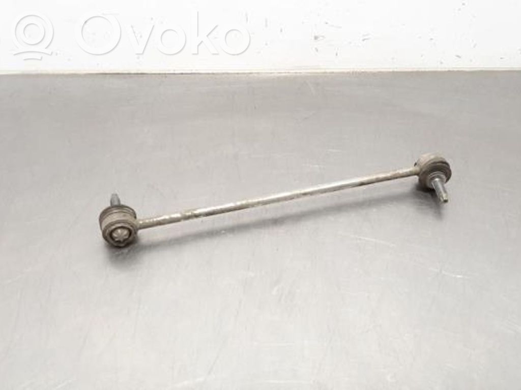 Priekinė stabilizatoriaus traukė