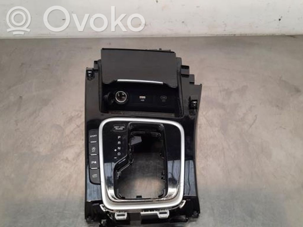 KIA Pro Cee'd III Consola central 