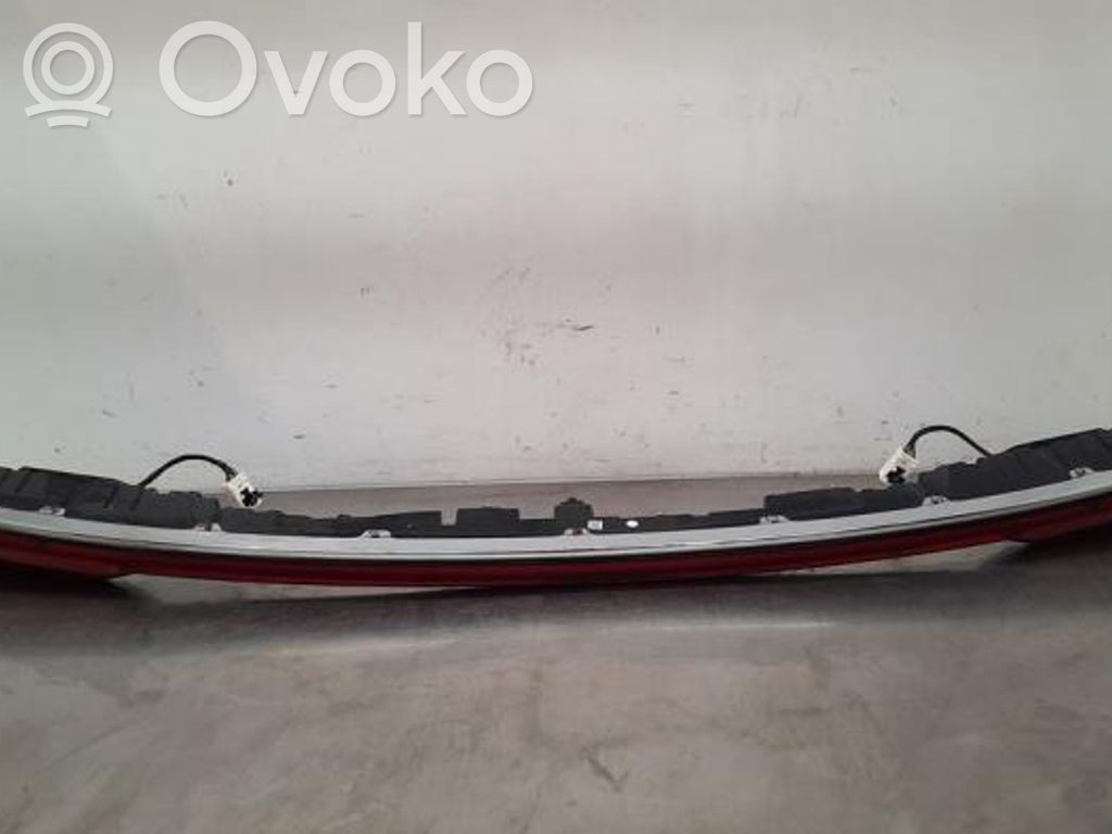 Tailgate rear/tail lights
