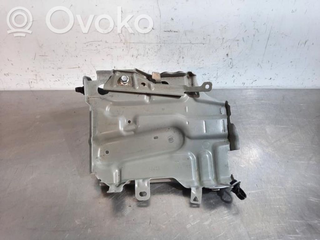 Peugeot 108 Akkulaatikon alusta 