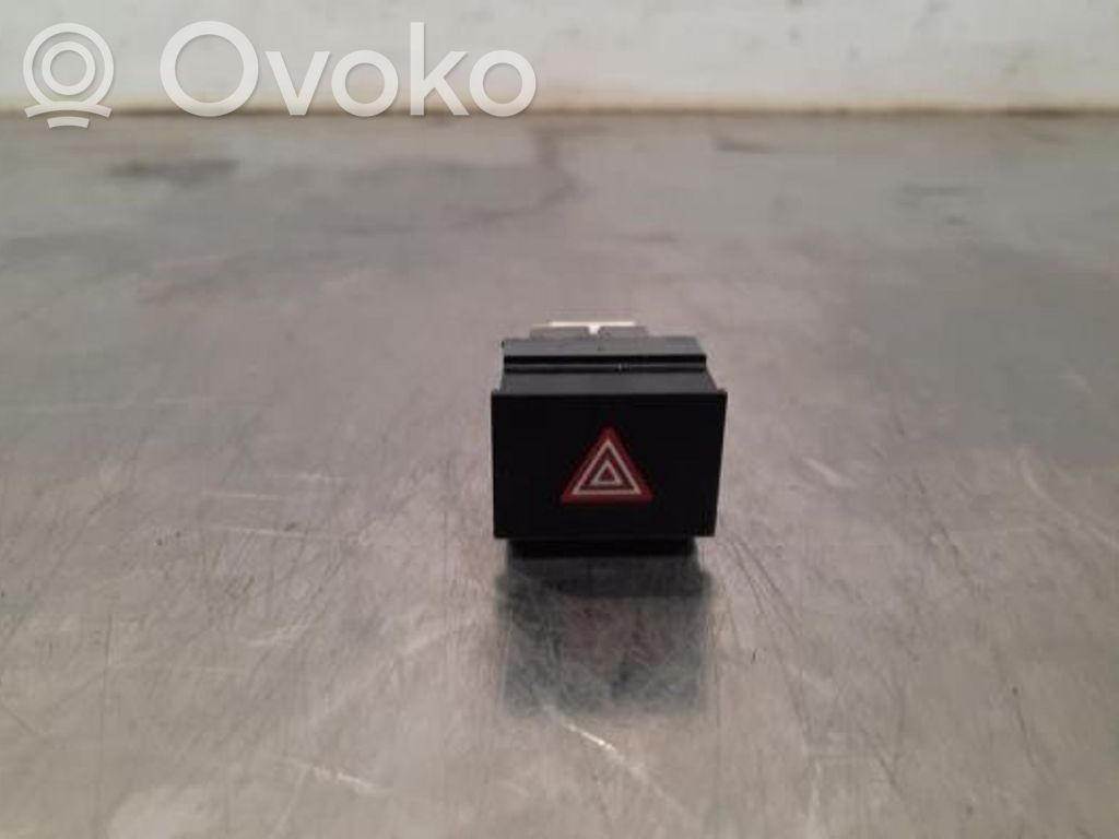Citroen DS4 Hazard warning light relay 
