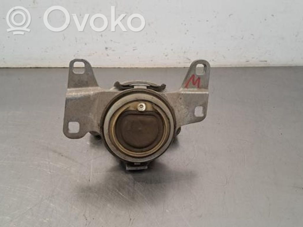 Volvo V40 Engine mount bracket 