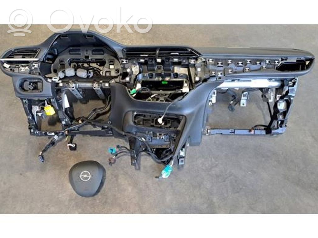 Opel Corsa F Set planșă bord cu airbag 