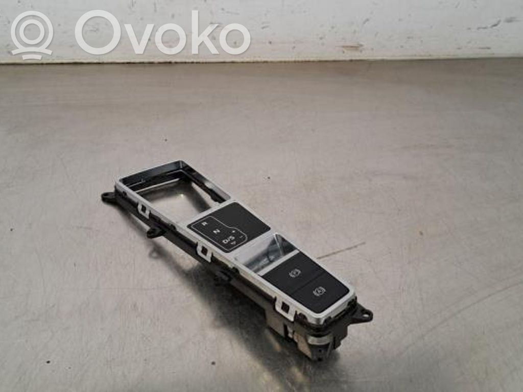 Consola central   4K1713111B,4K1713140F,4K1713140F
