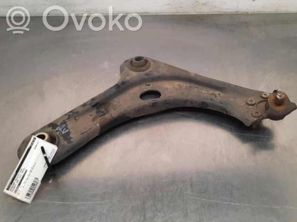 Peugeot 208 I Braccio di controllo sospensione anteriore 