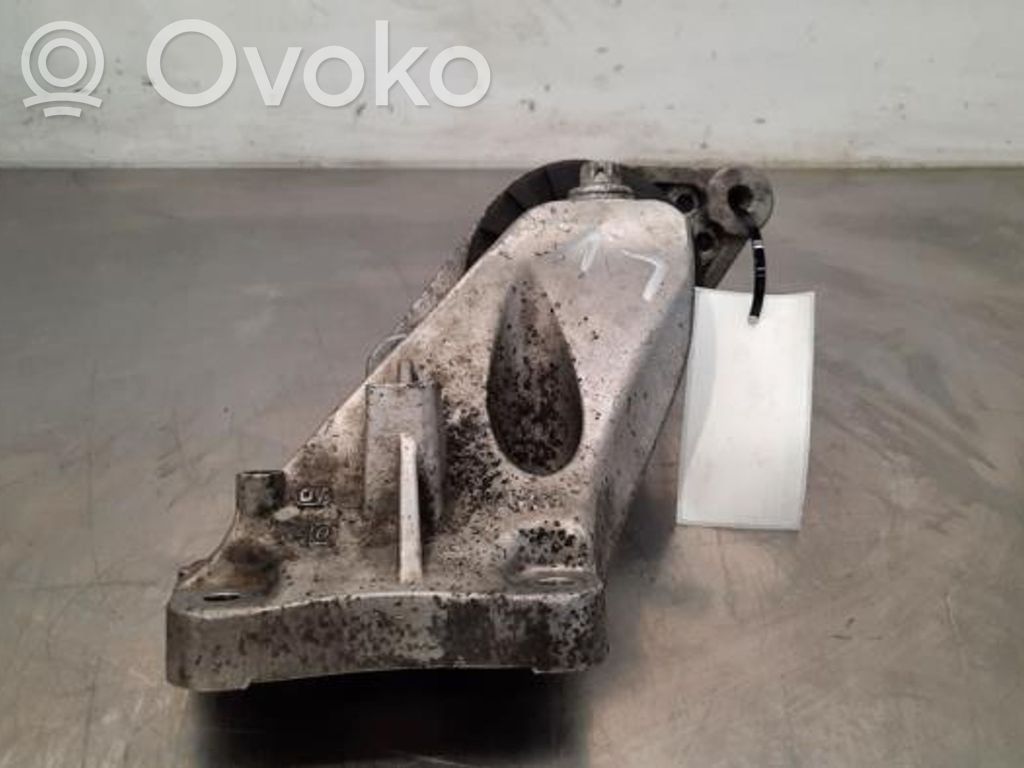 Moottorin kiinnikekorvake   06700048700,06700048700
