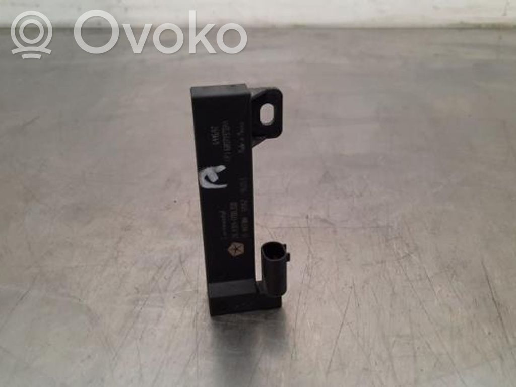 Maserati Levante Keyless system antenna 