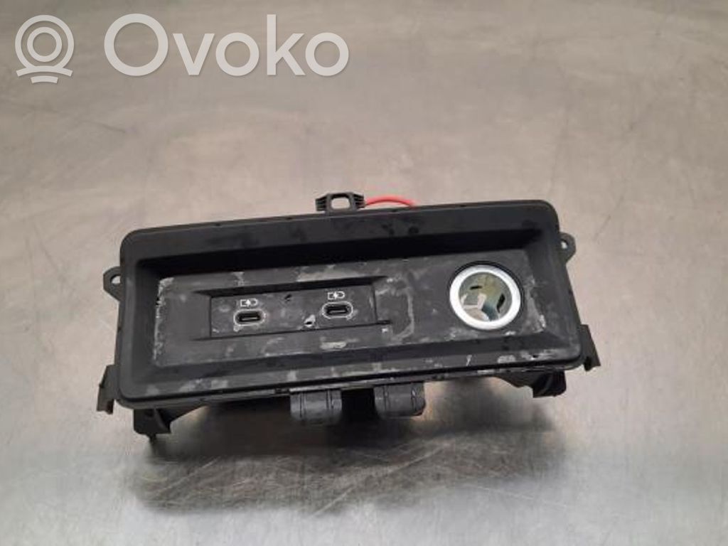 Audi RS6 C8 Enchufe conector USB 