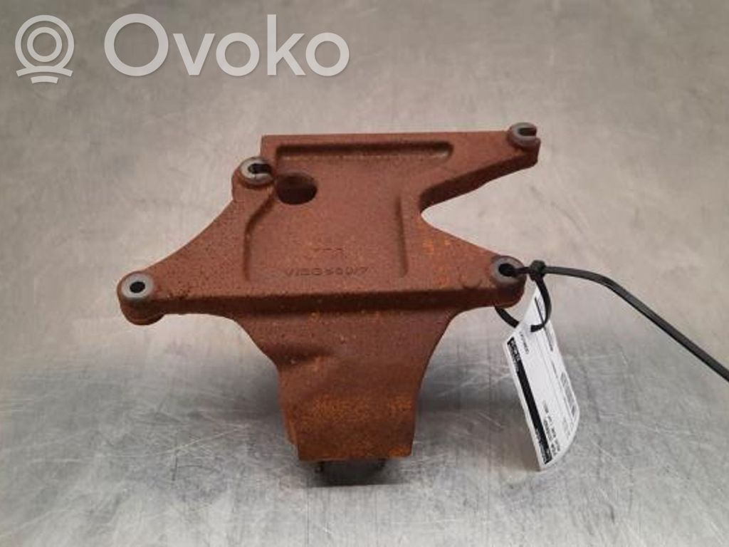 Volvo XC40 Muu moottoritilan osa 