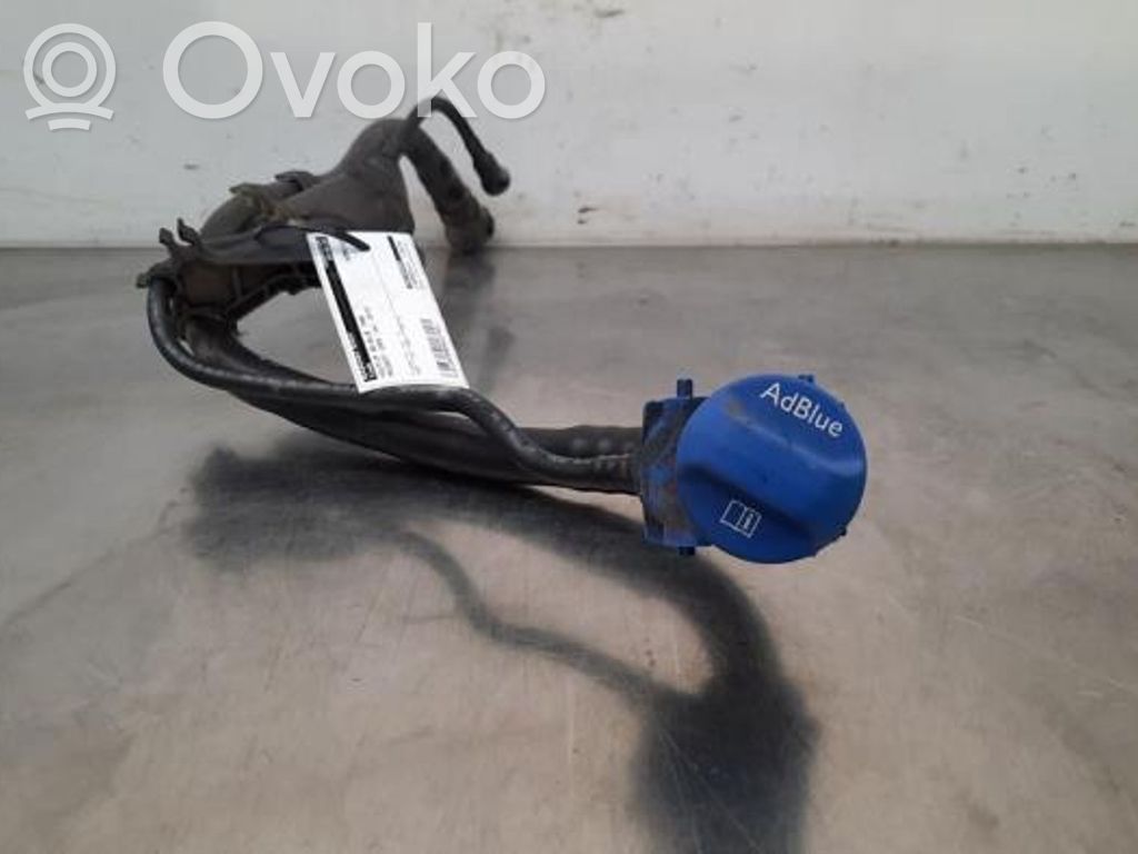 Peugeot 2008 I AdBlue-nestesäiliön täyttöputki 