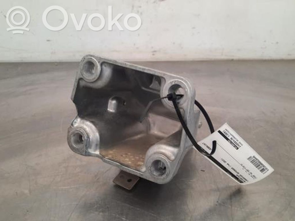 Land Rover Defender Engine mount bracket 