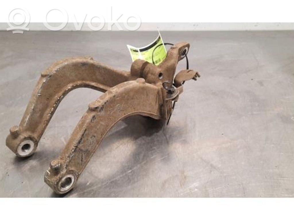 Volvo S90, V90 Etutukivarsi 