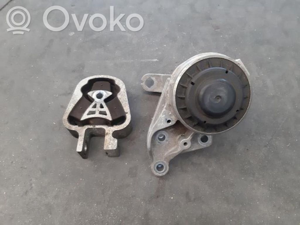 Engine mount bracket   DS7Q6030BD,DS7Q6030BD