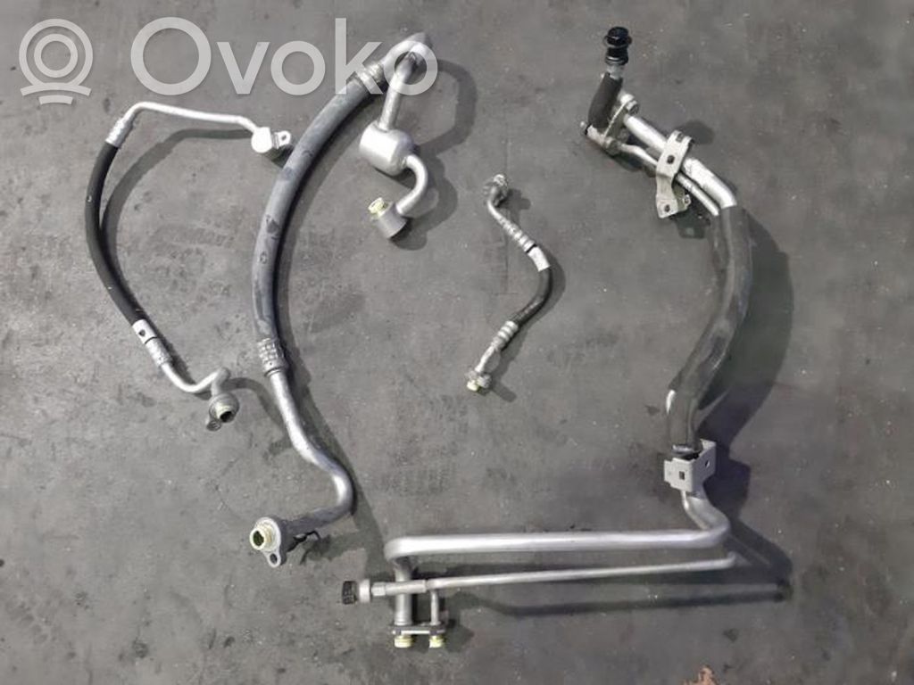 Ilmastointilaitteen putki (A/C)   31455310