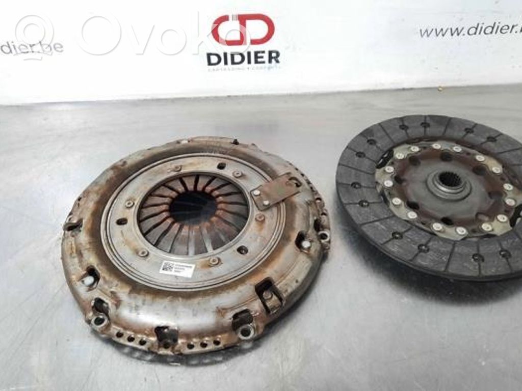Kit d'embrayage   302052965R
