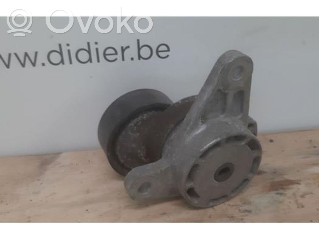 Volkswagen Tiguan Moottorin kiinnikekorvake 