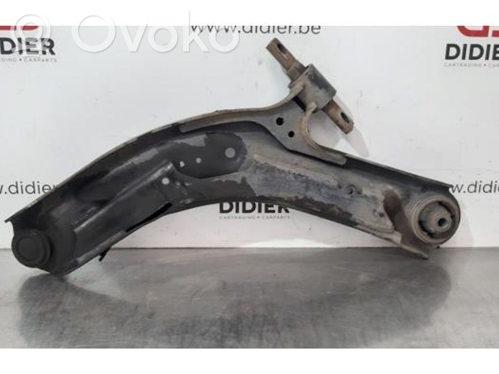 Nissan X-Trail T32 Triangle bras de suspension inférieur avant 