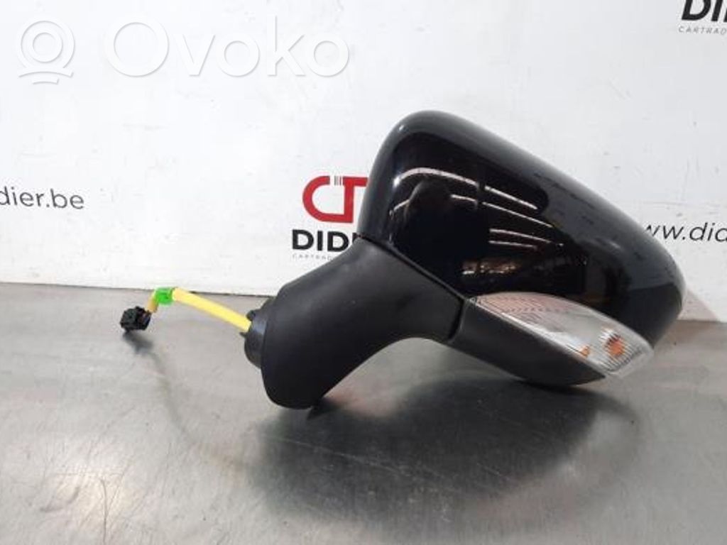 Renault Captur Front door electric wing mirror 