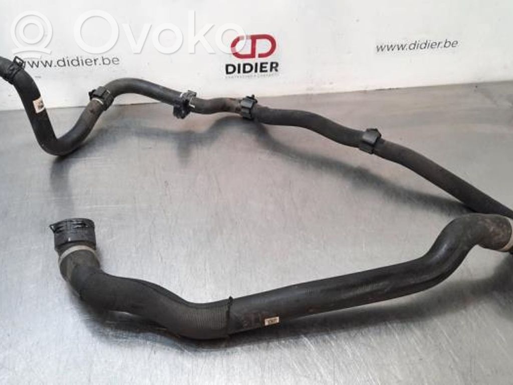 BMW 2 F45 Conductă/furtun lichid de răcire motor 