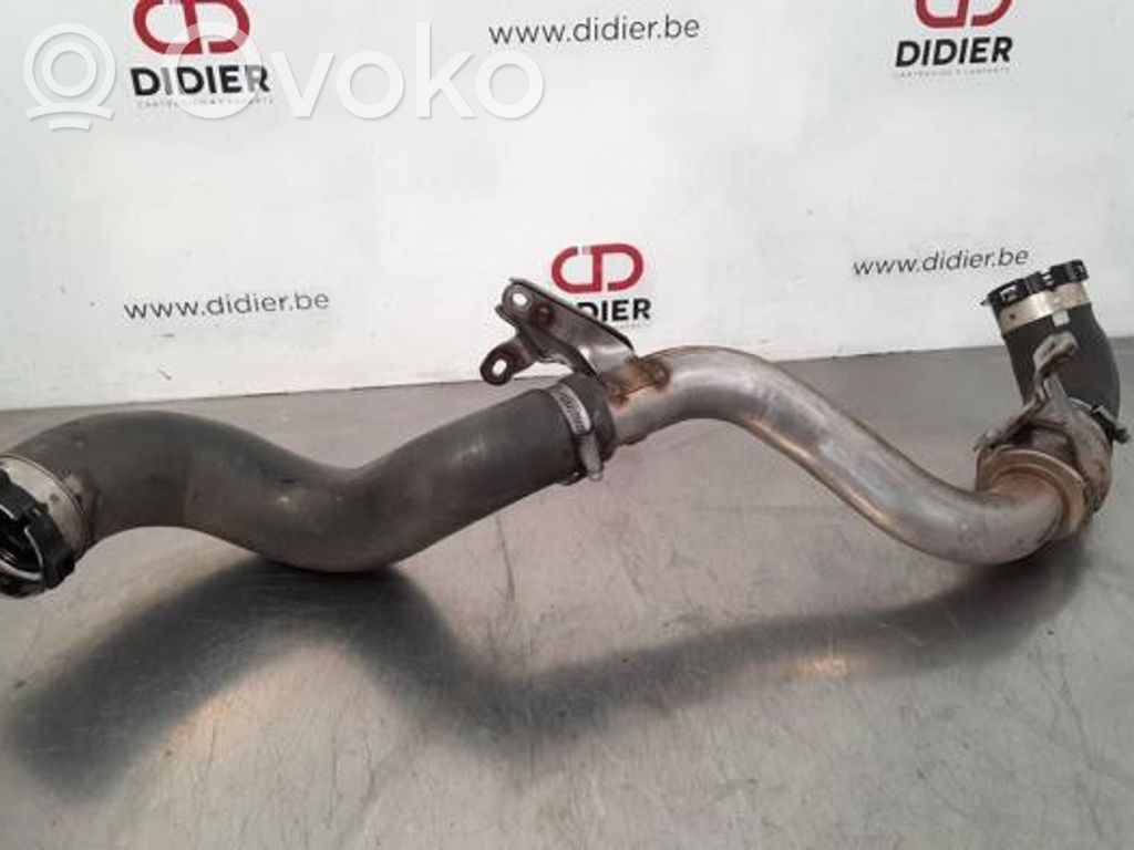 Renault Trafic III (X82) Furtun/conductă intercooler 