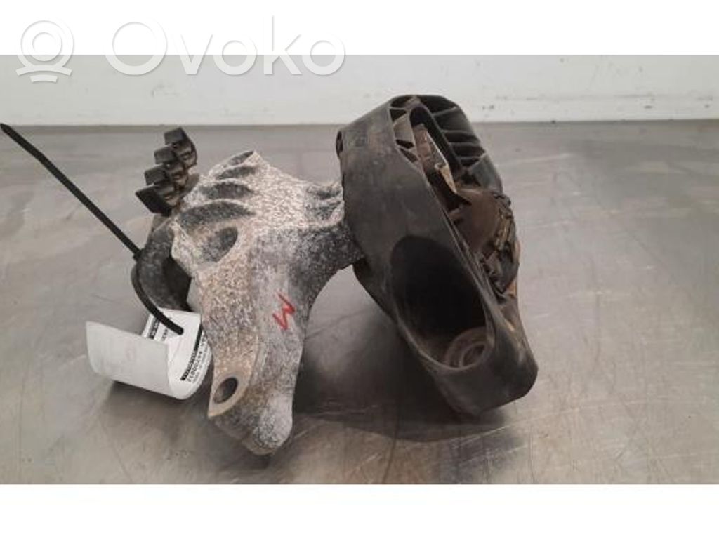 Renault Clio IV Engine mount bracket 