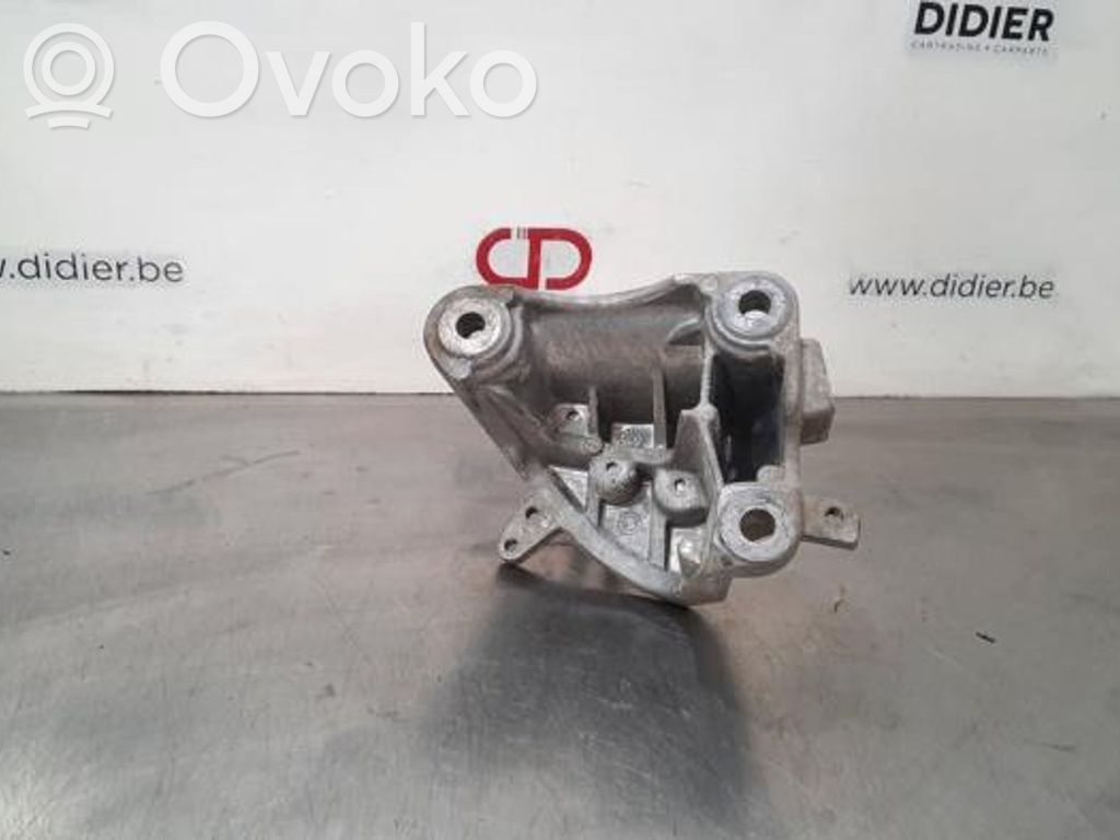 Ford Fiesta Gearbox mounting bracket 