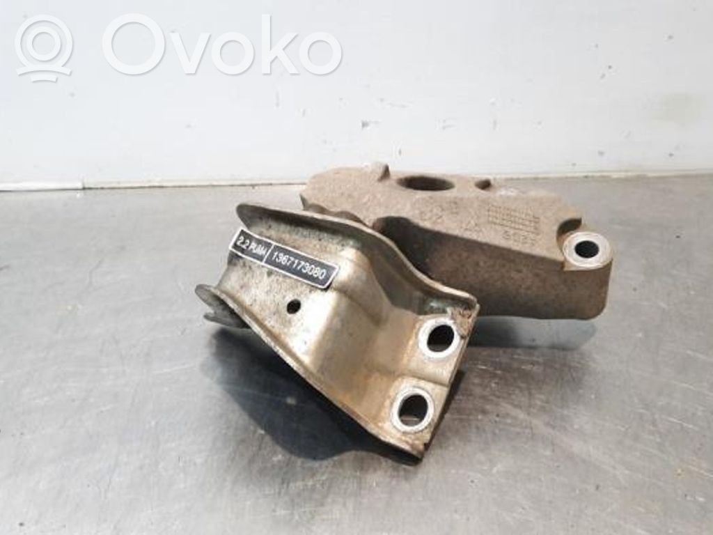 Engine mount bracket   1367173080,182136,1607759180,182136