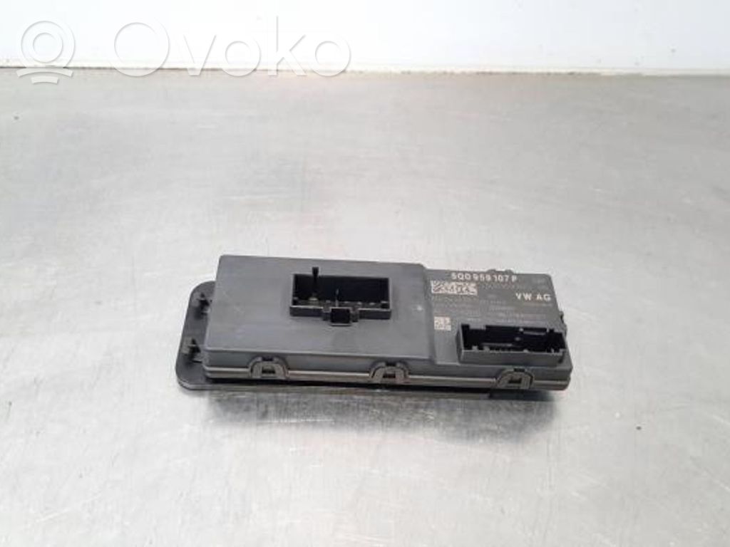 Unité de commande / module de hayon   5Q0959107P