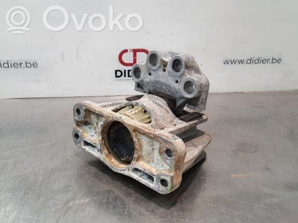 Engine mount bracket   GK216F012CC,2009954,2009954