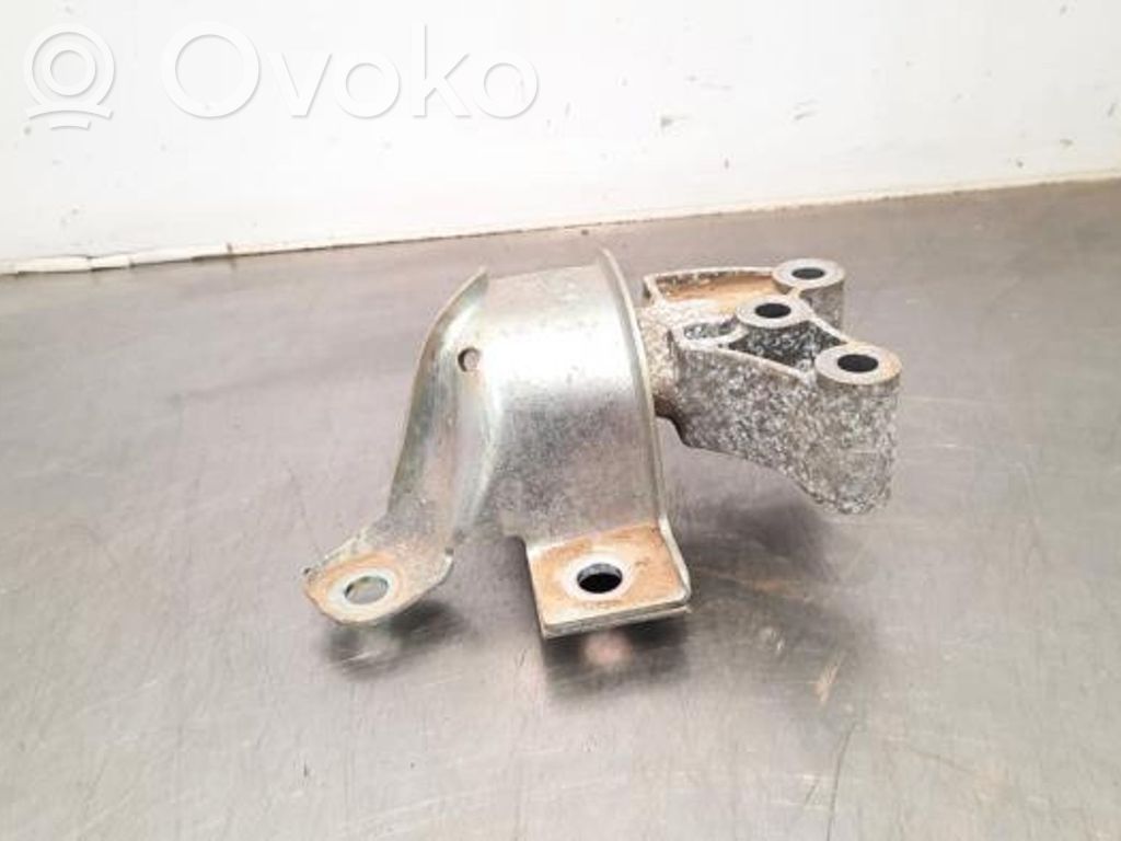Fiat 500 Engine mount bracket 